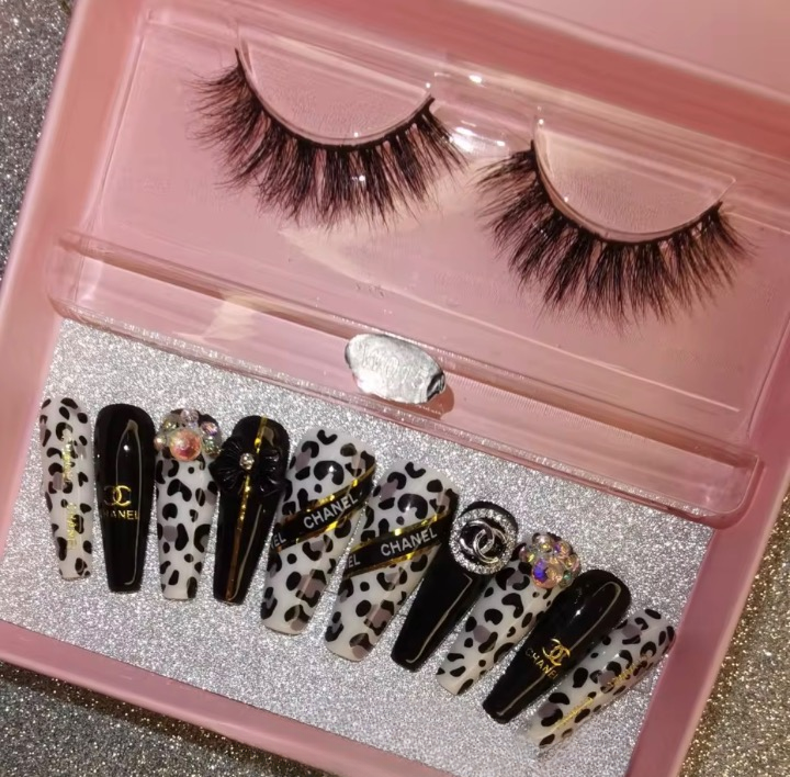 Chanel Rose Lash Set